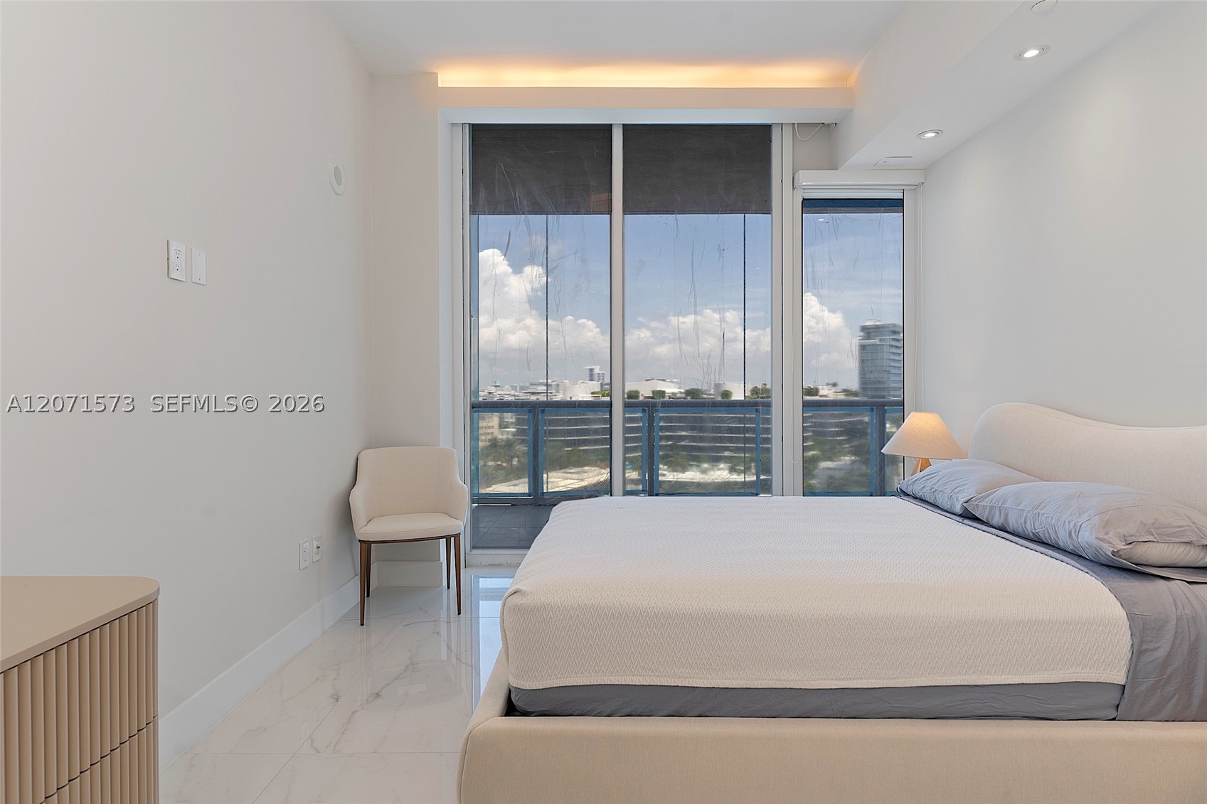100 S Pointe Dr #910, Miami Beach FL 33139