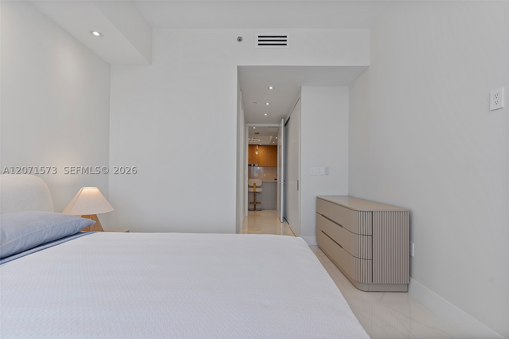100 S Pointe Dr #910, Miami Beach FL 33139