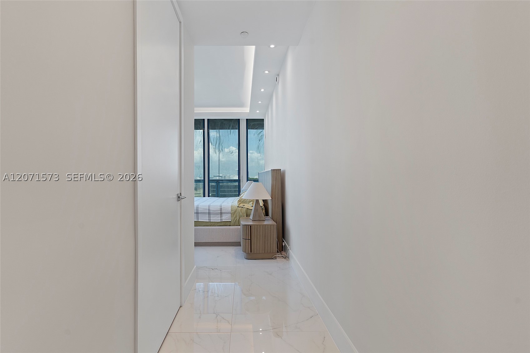 100 S Pointe Dr #910, Miami Beach FL 33139
