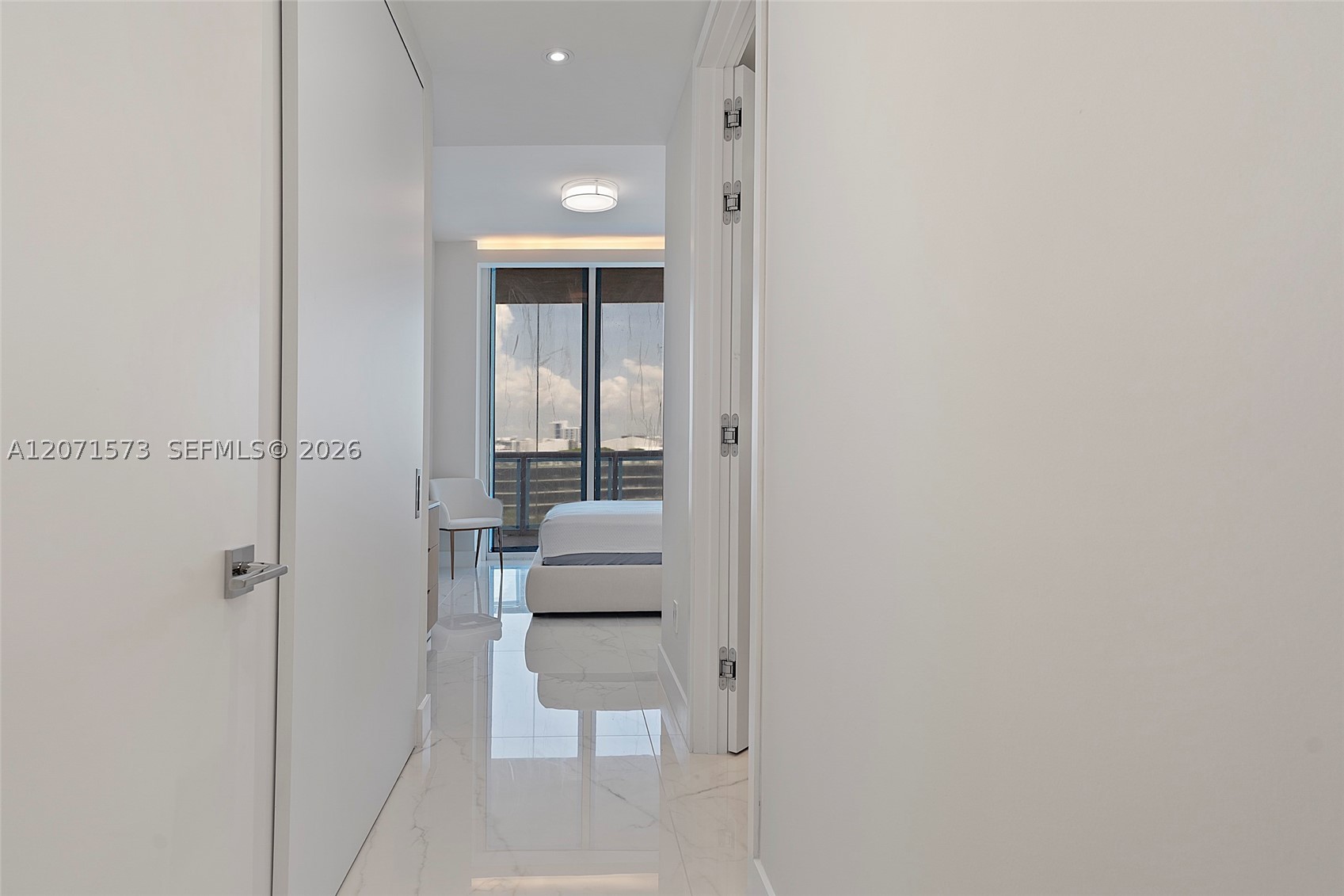 100 S Pointe Dr #910, Miami Beach FL 33139