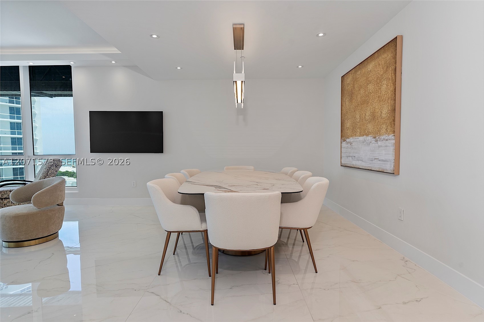 100 S Pointe Dr #910, Miami Beach FL 33139