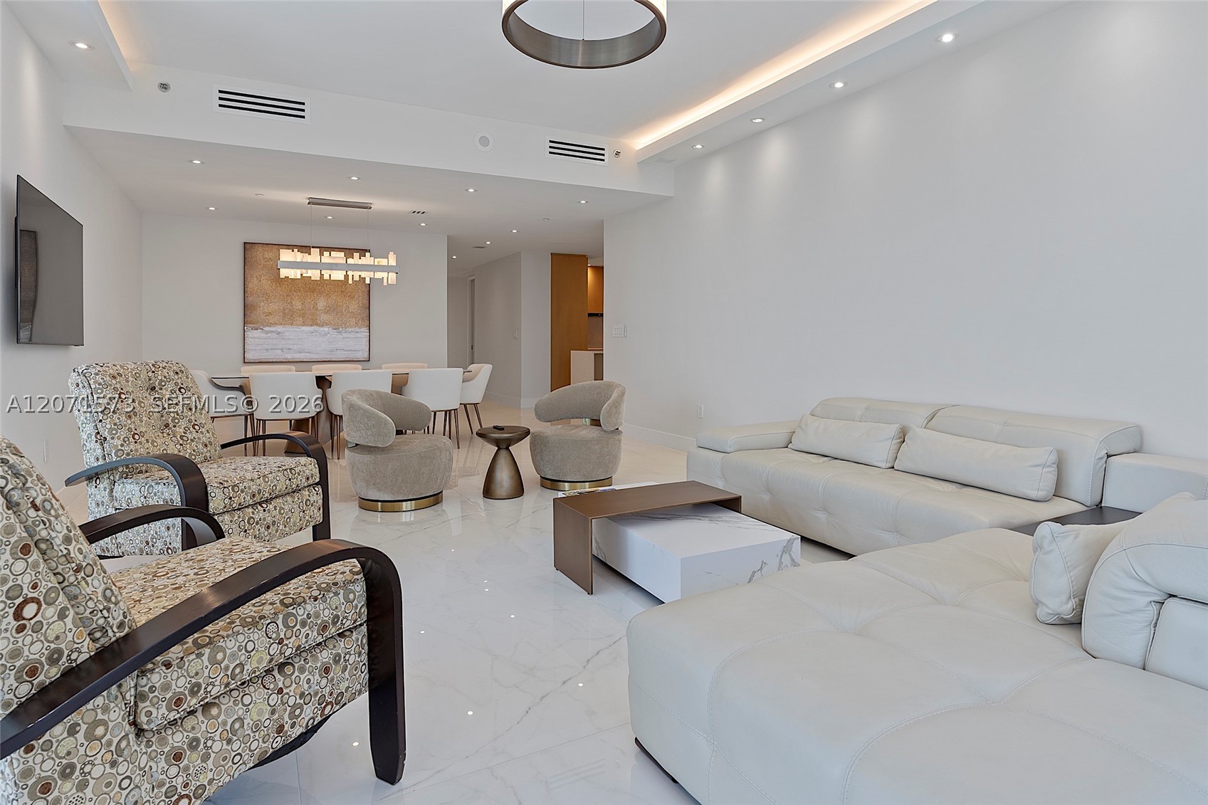 100 S Pointe Dr #910, Miami Beach FL 33139
