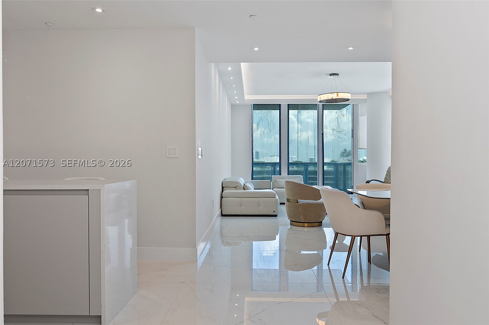100 S Pointe Dr #910, Miami Beach FL 33139