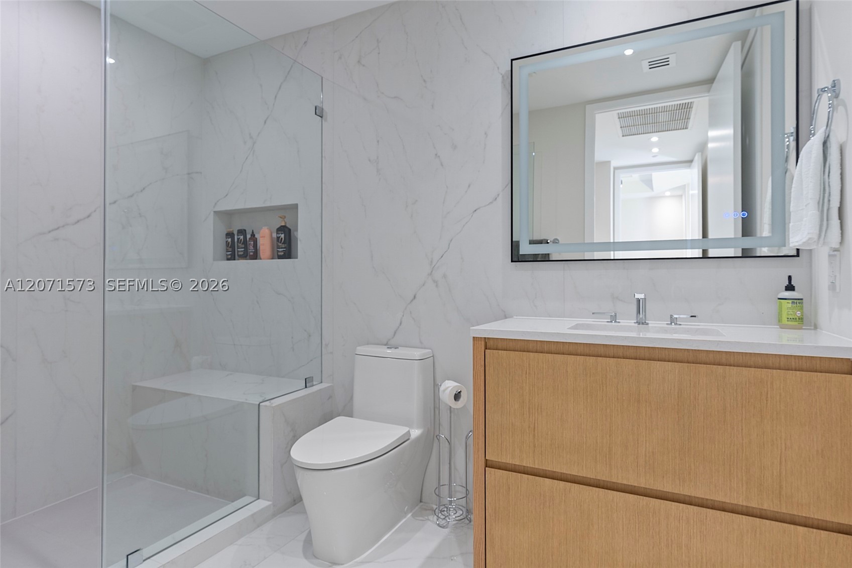 100 S Pointe Dr #910, Miami Beach FL 33139
