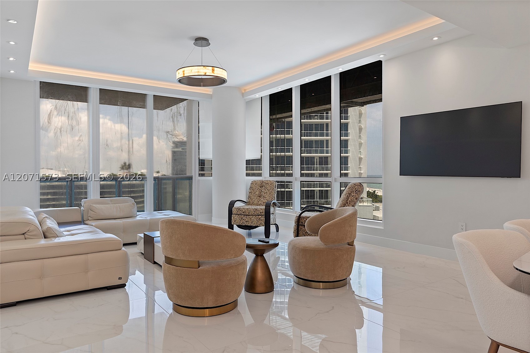 100 S Pointe Dr #910, Miami Beach FL 33139