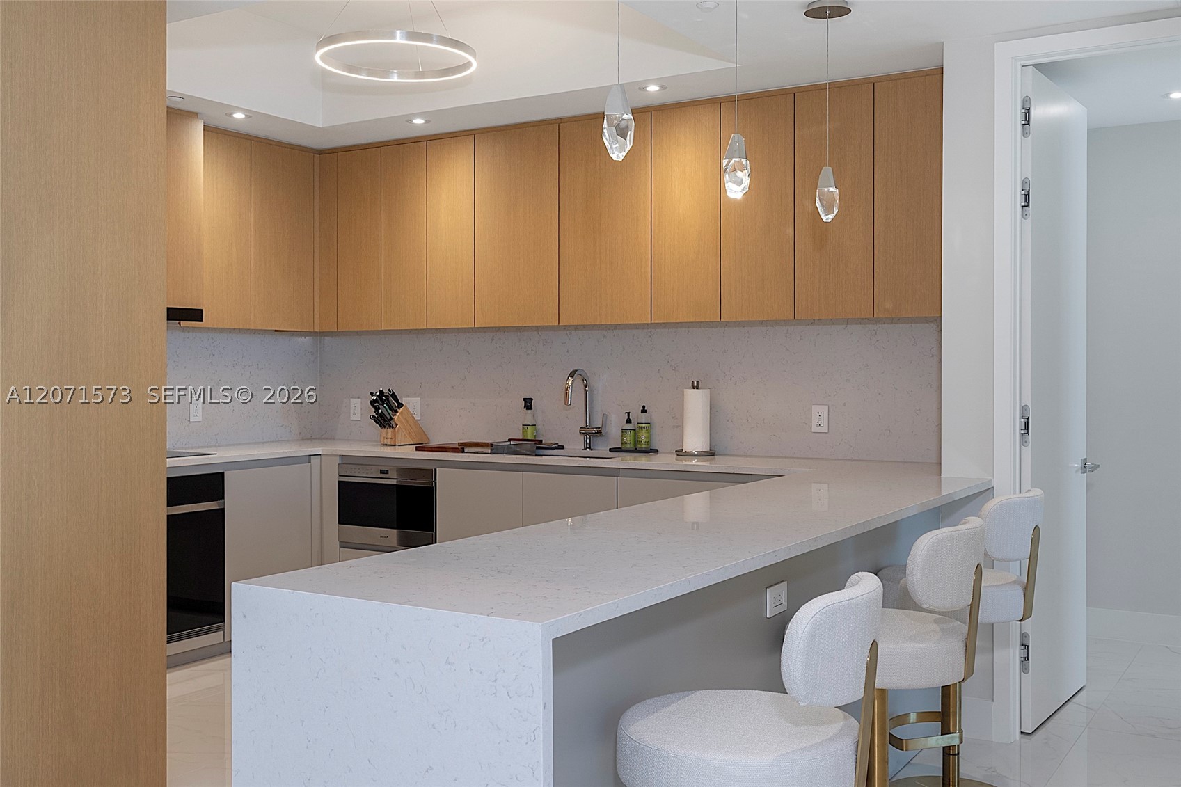 100 S Pointe Dr #910, Miami Beach FL 33139
