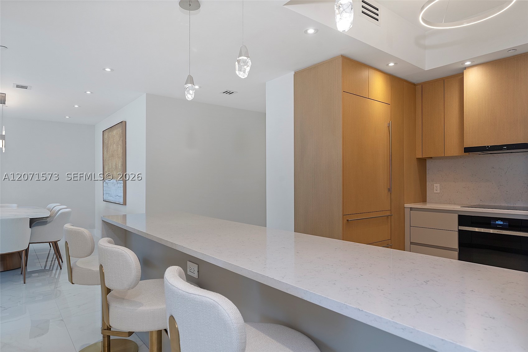 100 S Pointe Dr #910, Miami Beach FL 33139