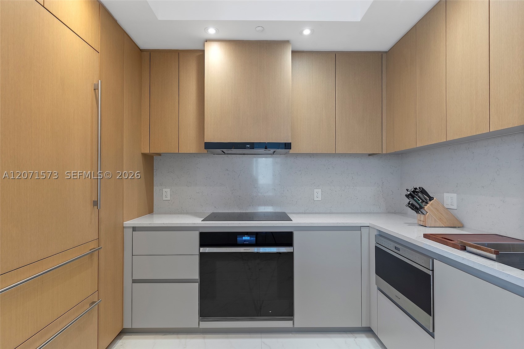 100 S Pointe Dr #910, Miami Beach FL 33139