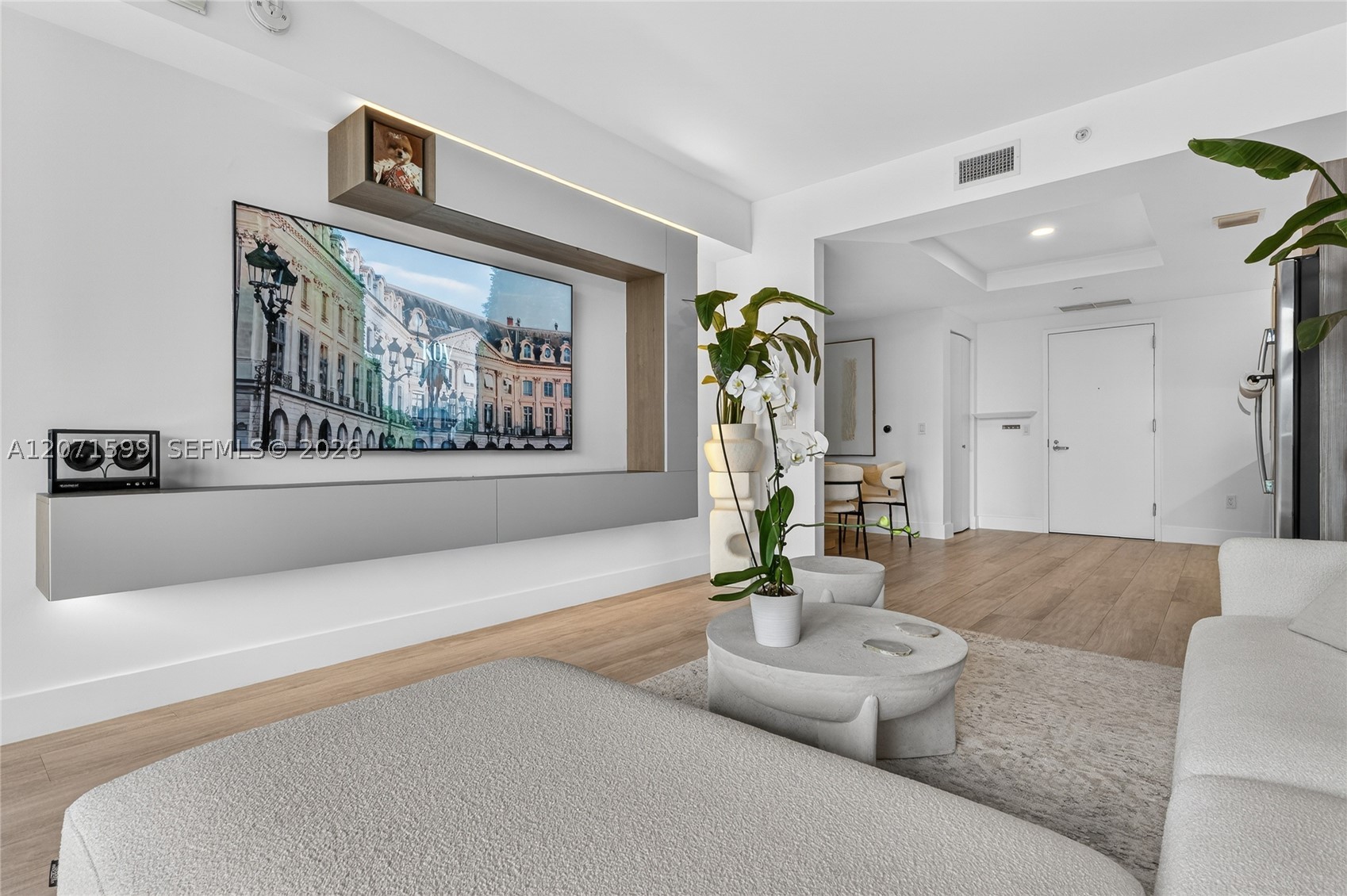 121 NE 34th St #L305, Miami FL 33137