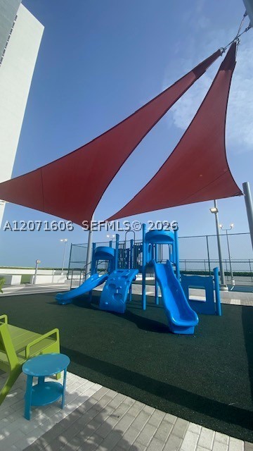 16385 Biscayne Blvd #521, North Miami Beach FL 33160