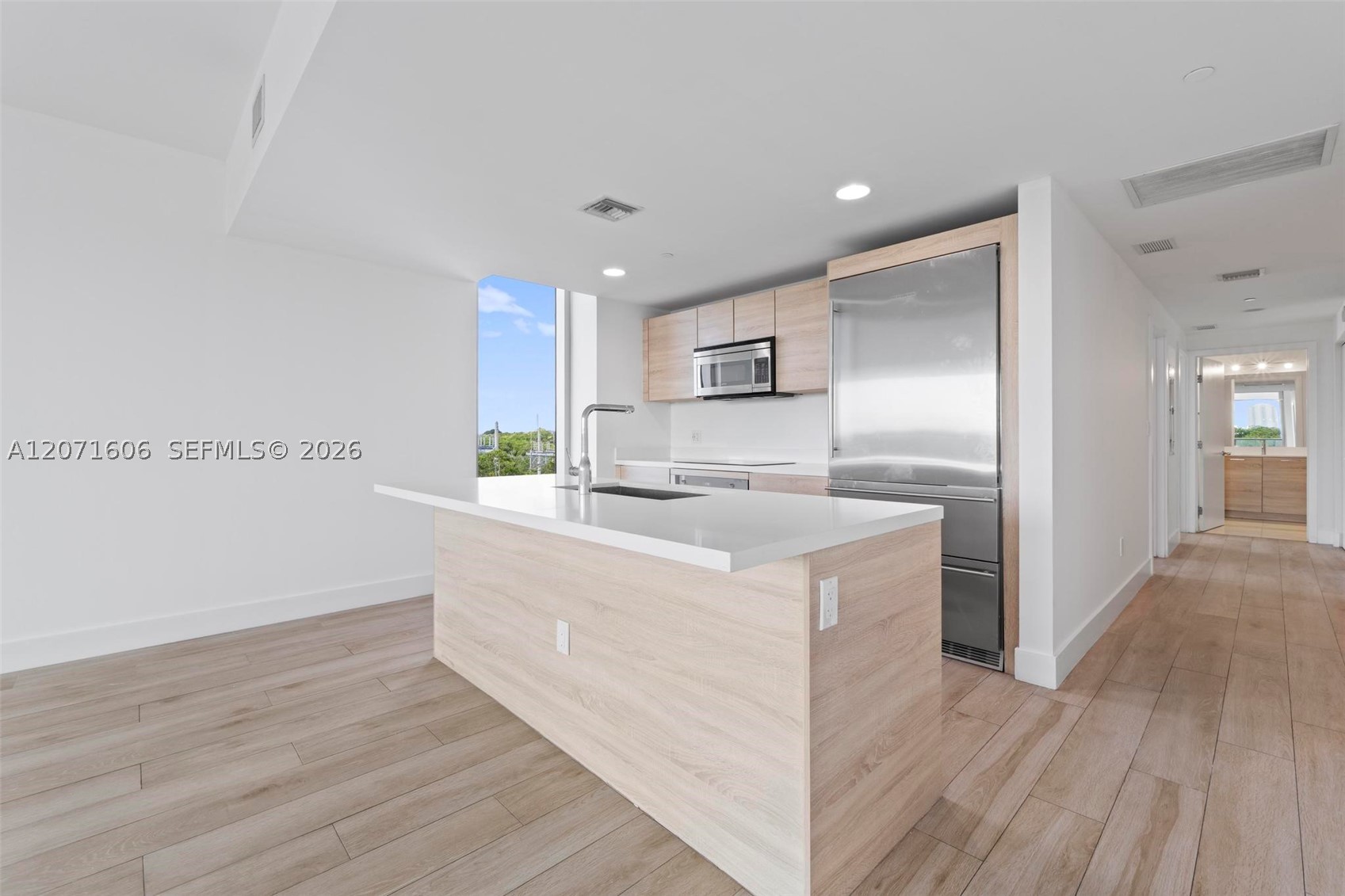16385 Biscayne Blvd #521, North Miami Beach FL 33160