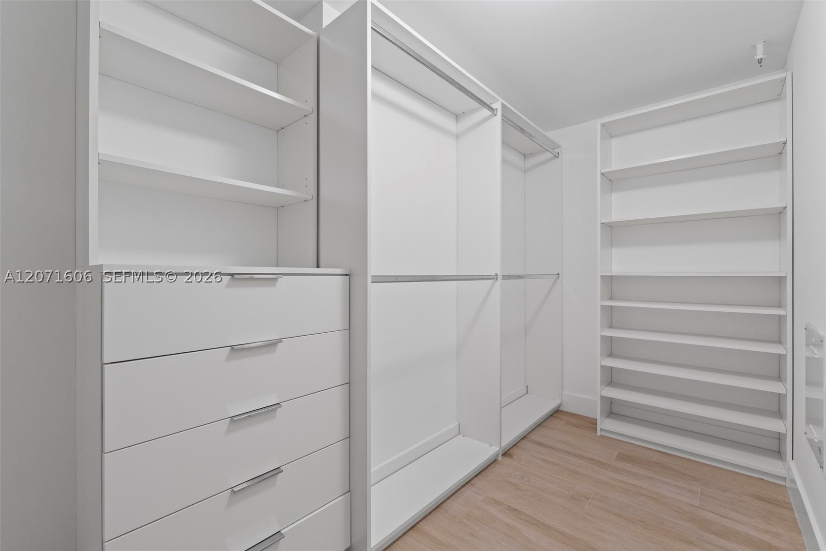 16385 Biscayne Blvd #521, North Miami Beach FL 33160