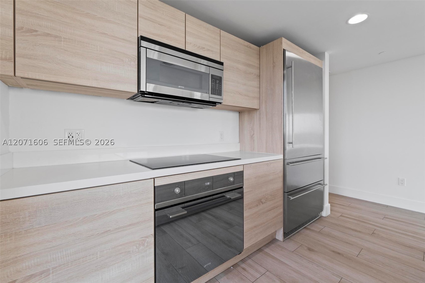 16385 Biscayne Blvd #521, North Miami Beach FL 33160