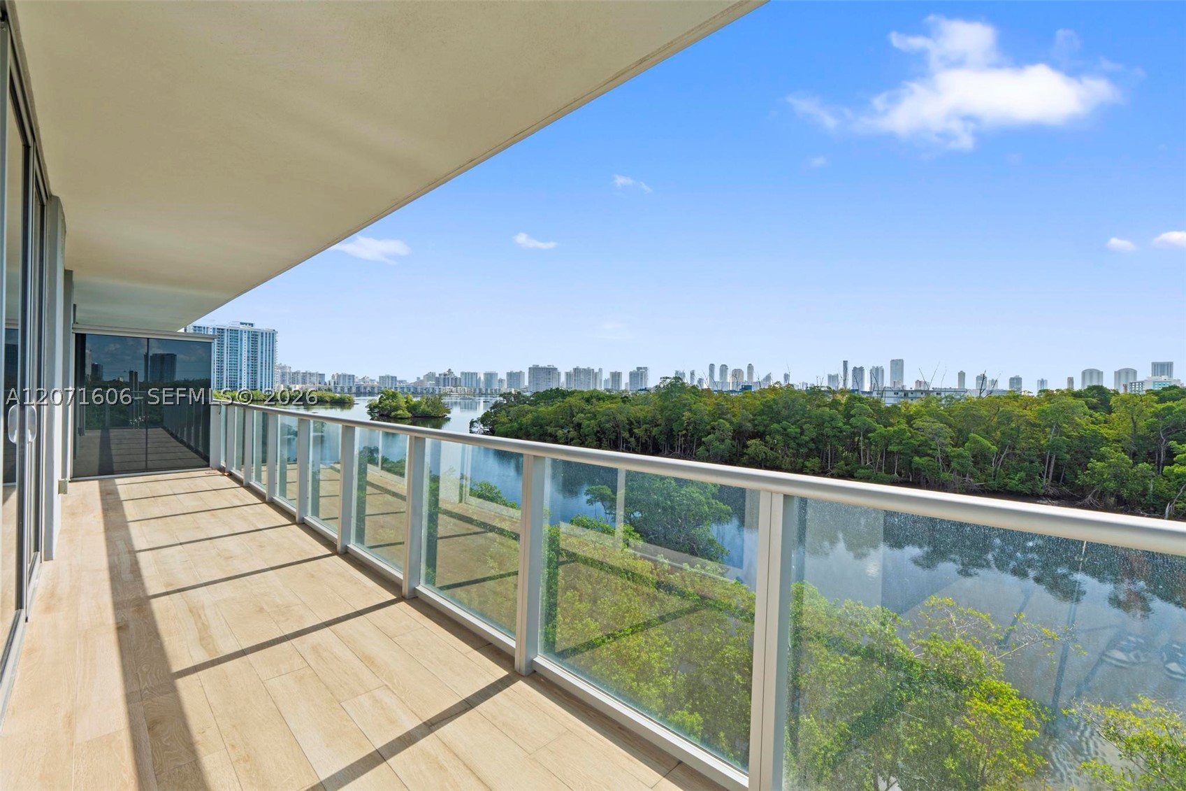 16385 Biscayne Blvd #521, North Miami Beach FL 33160