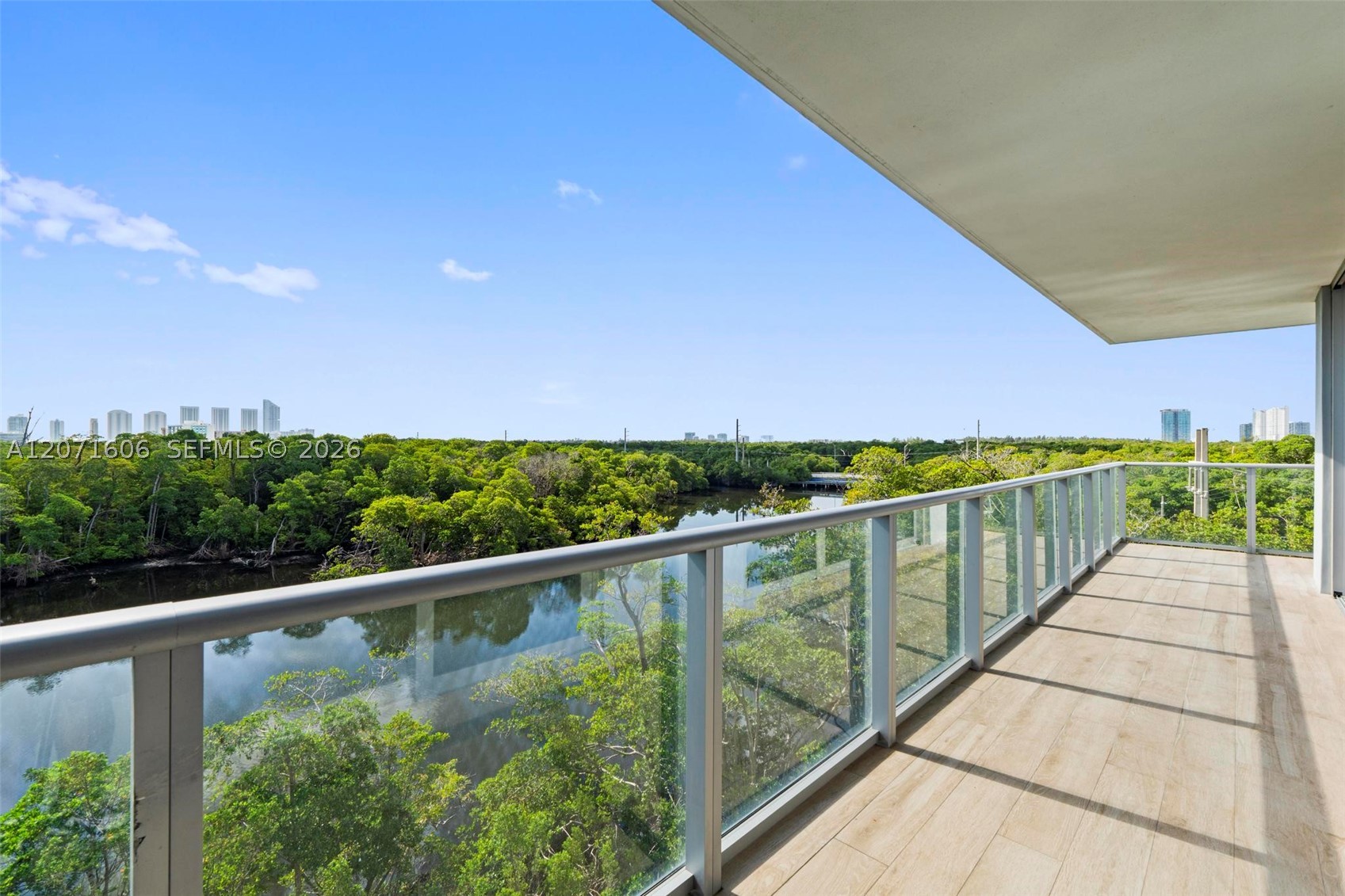 16385 Biscayne Blvd #521, North Miami Beach FL 33160