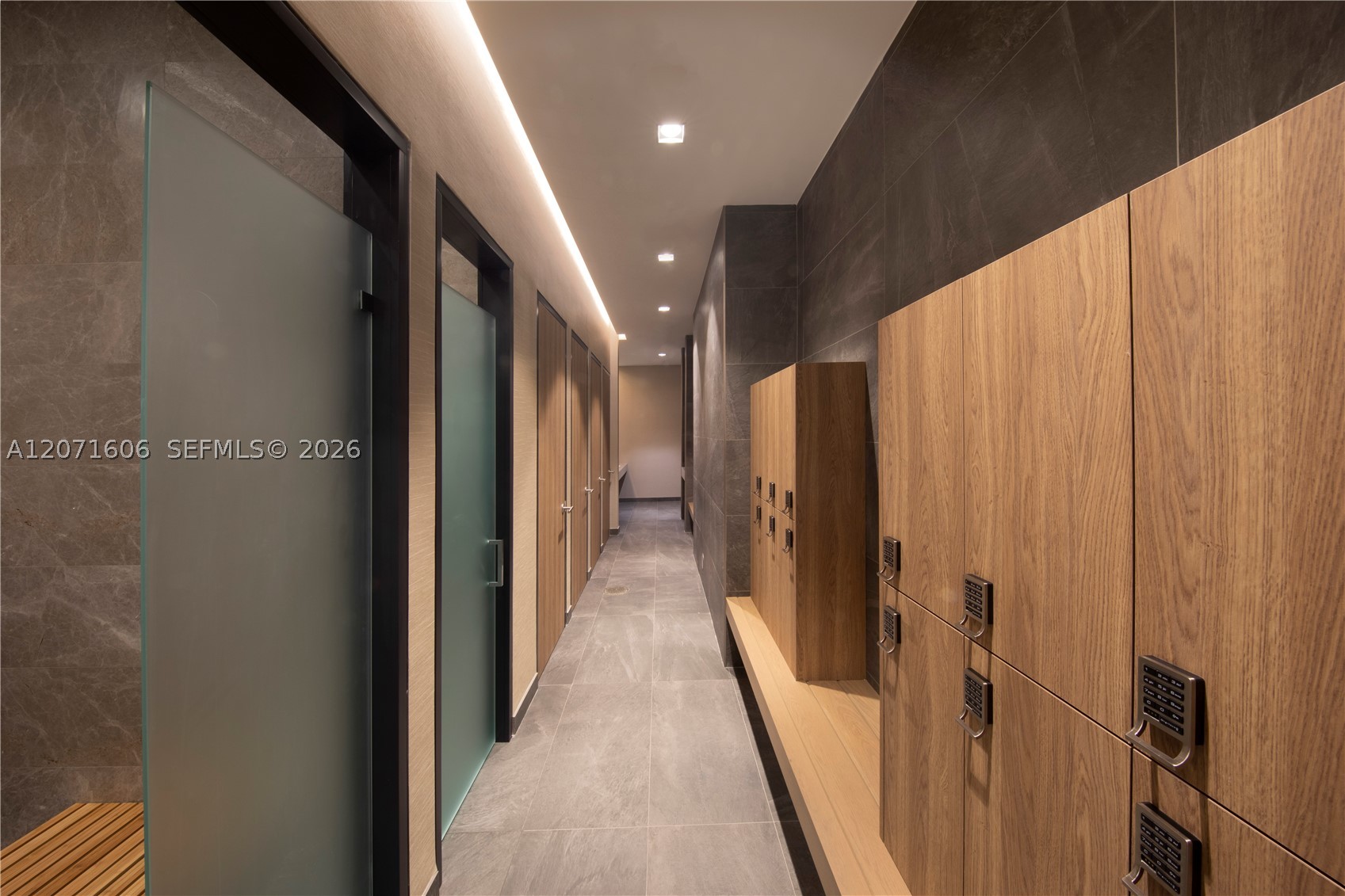 16385 Biscayne Blvd #521, North Miami Beach FL 33160