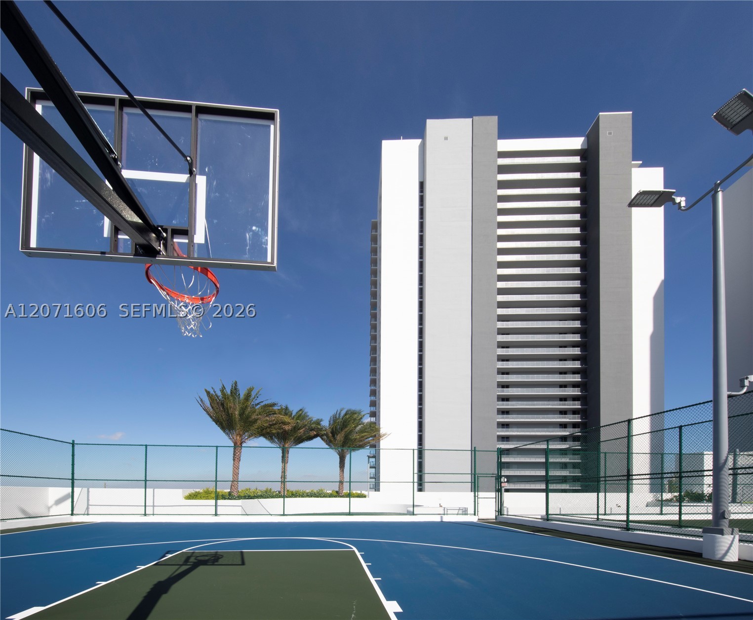 16385 Biscayne Blvd #521, North Miami Beach FL 33160
