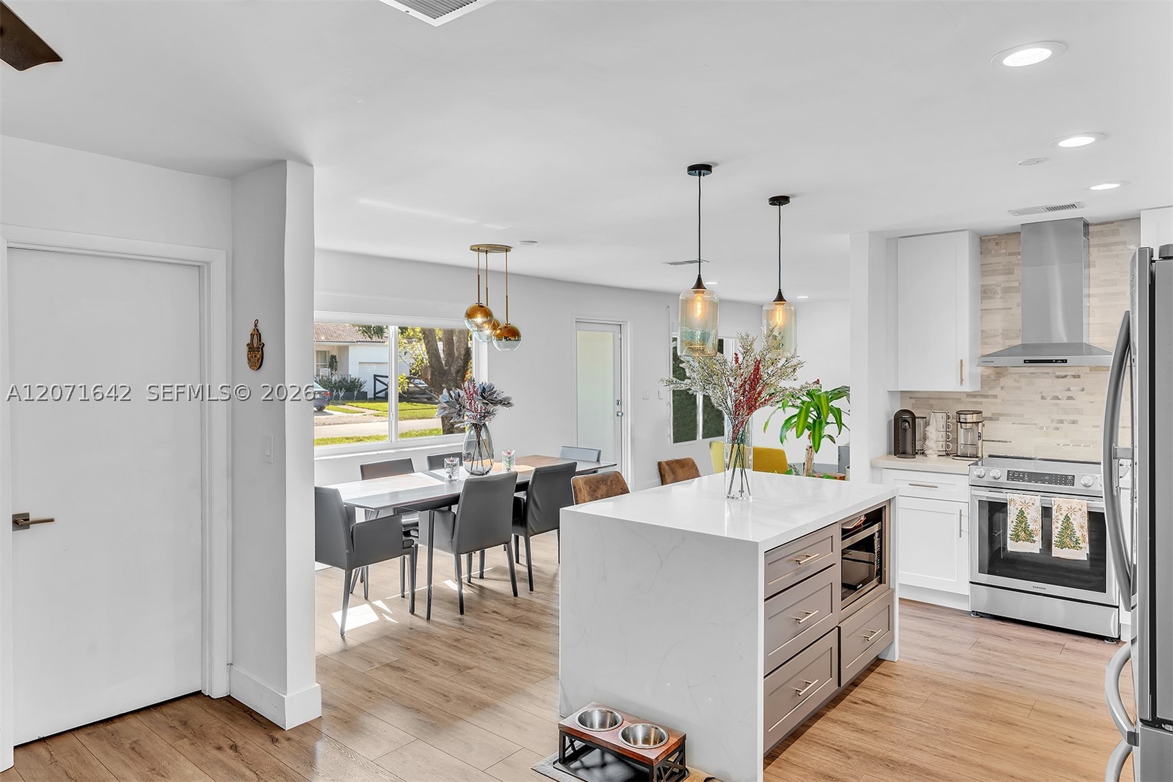 801 NE 81st St, Miami FL 33138