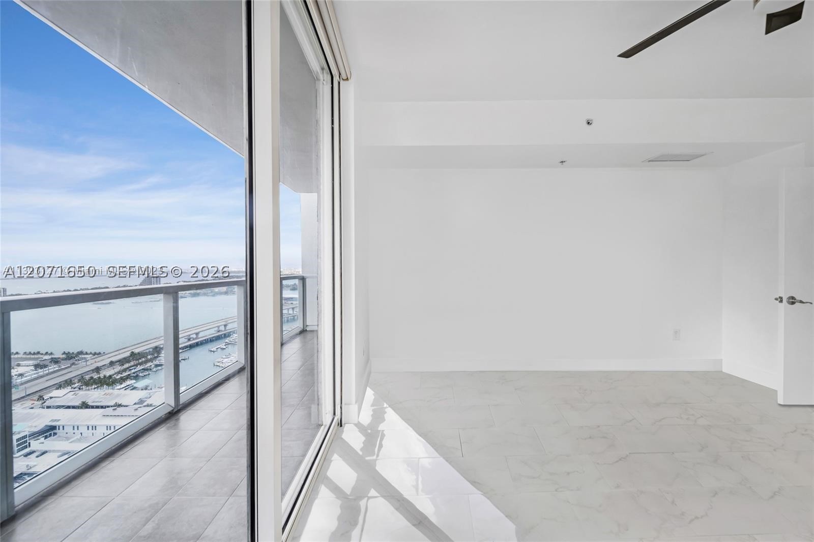 244 Biscayne Blvd #3704, Miami FL 33132