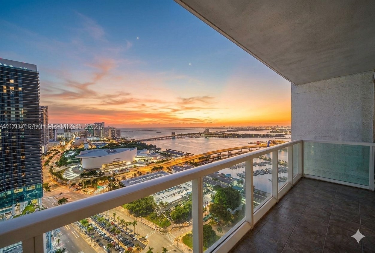 244 Biscayne Blvd #3704, Miami FL 33132