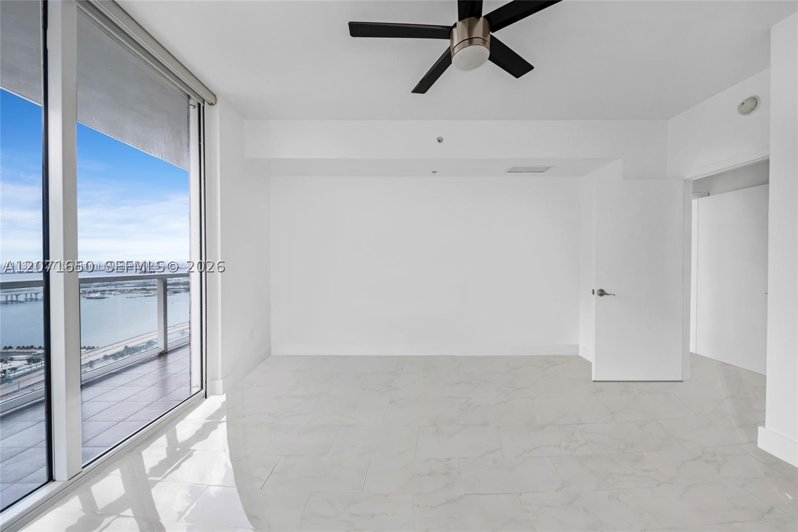 244 Biscayne Blvd #3704, Miami FL 33132