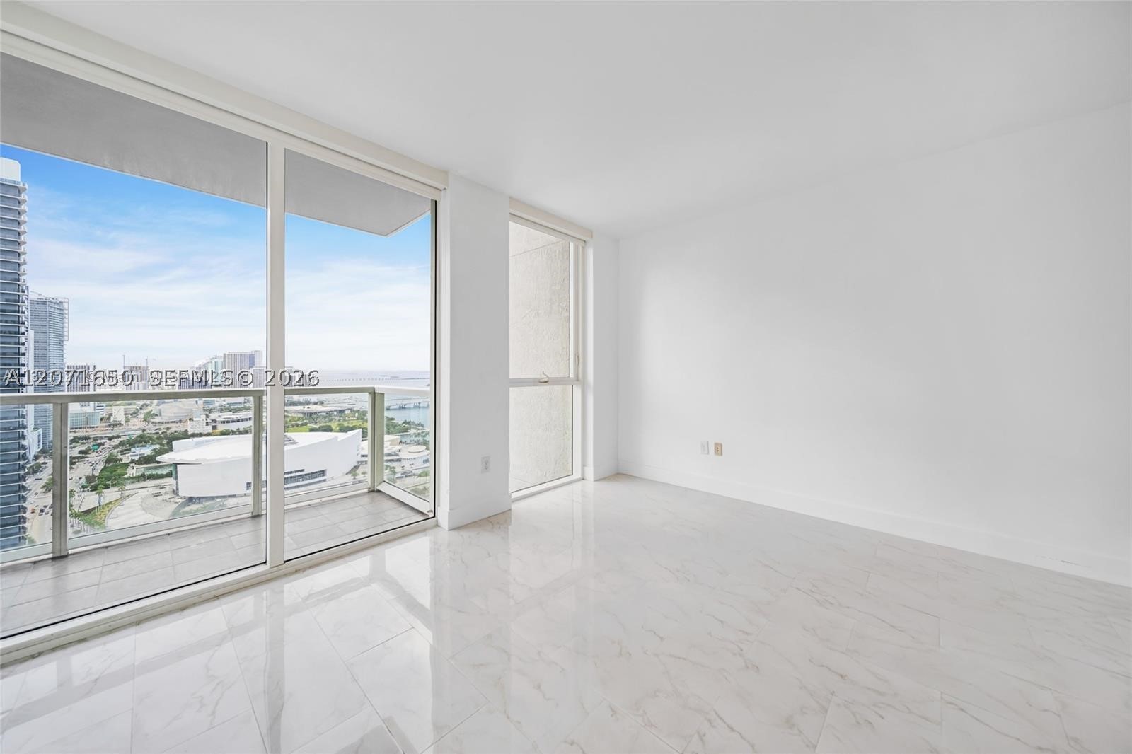 244 Biscayne Blvd #3704, Miami FL 33132