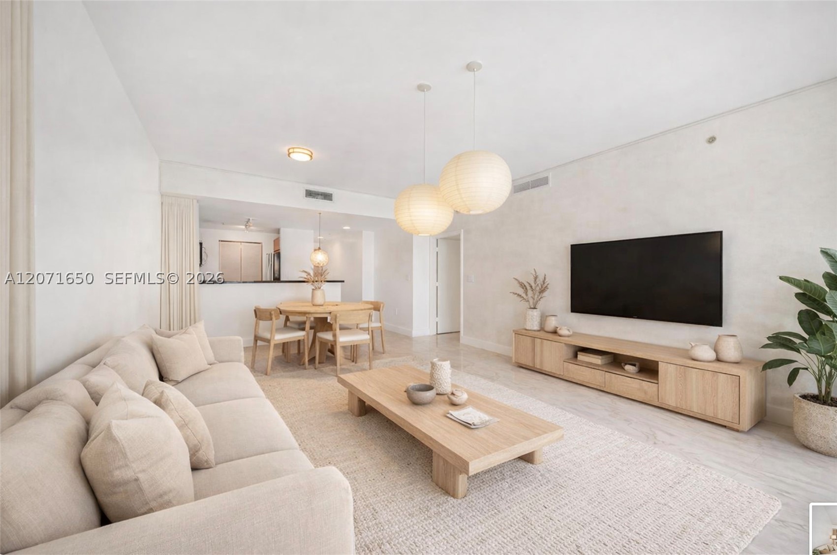 244 Biscayne Blvd #3704, Miami FL 33132