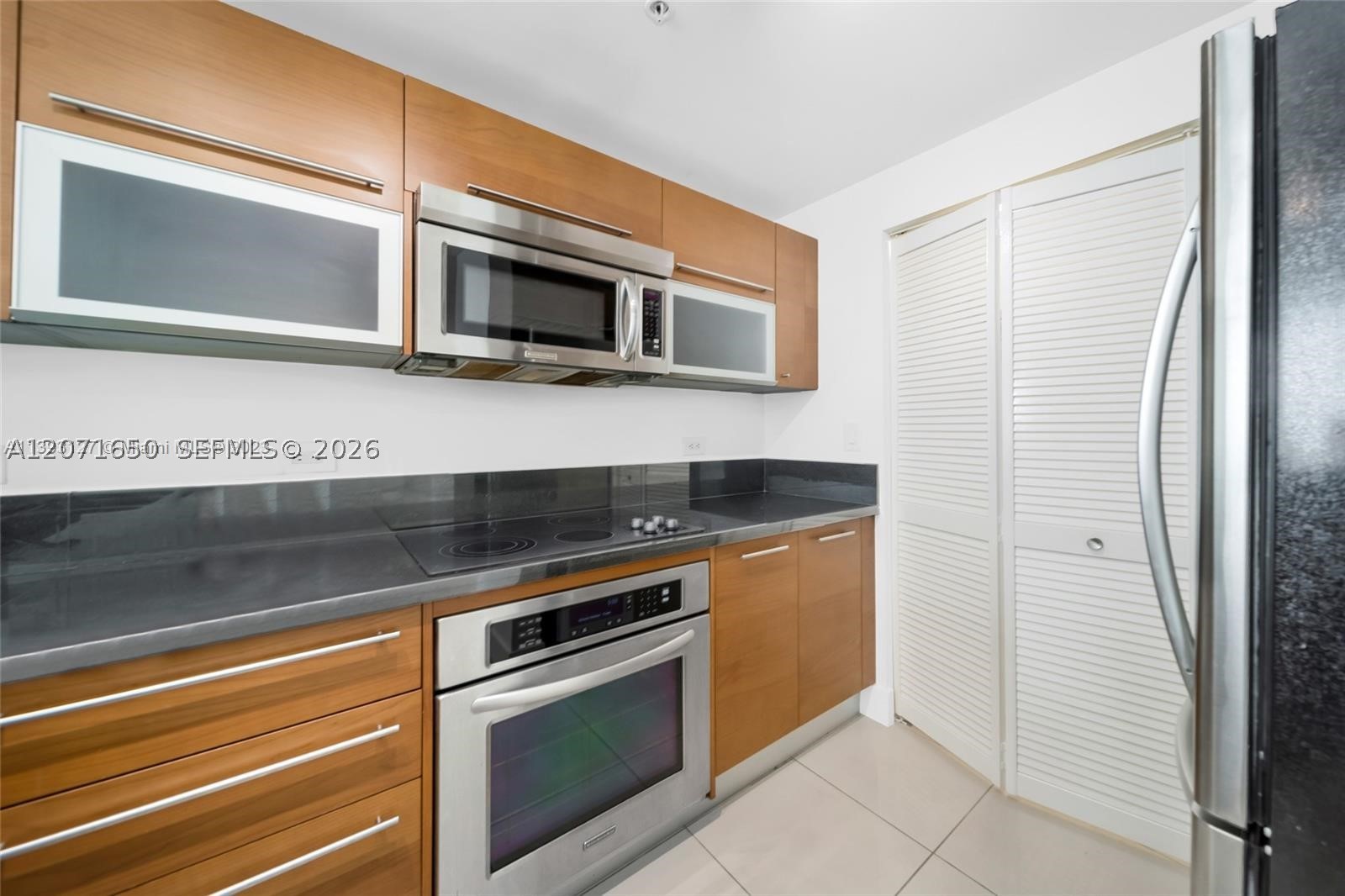 244 Biscayne Blvd #3704, Miami FL 33132