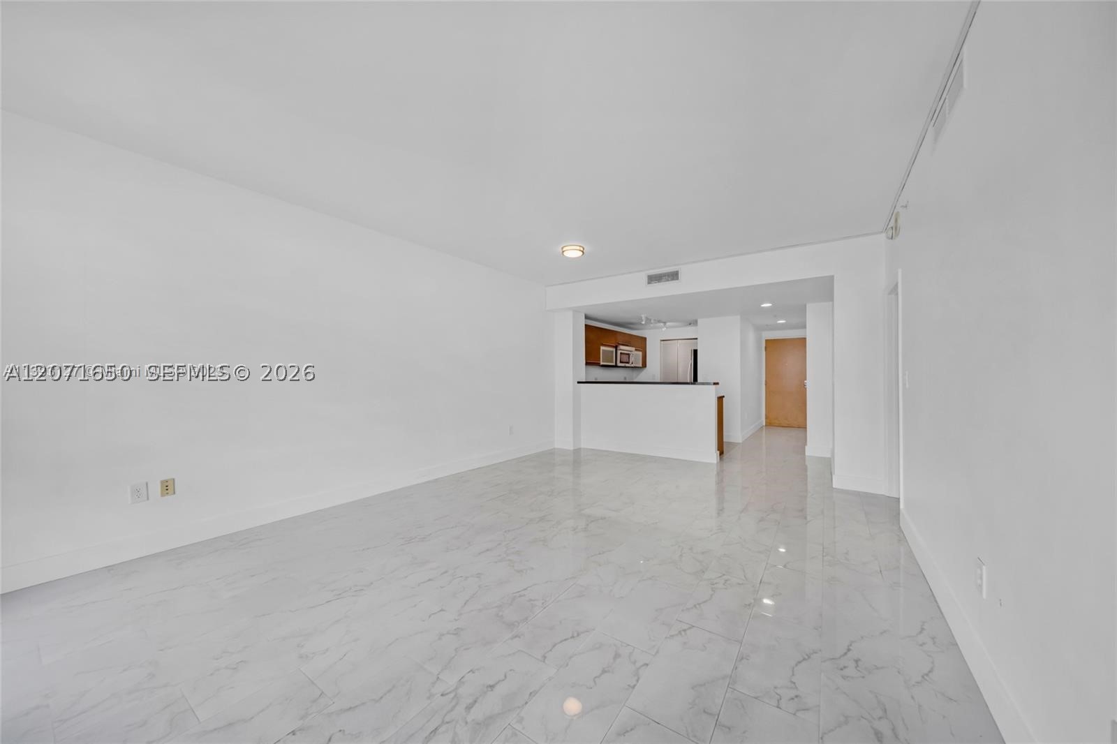 244 Biscayne Blvd #3704, Miami FL 33132