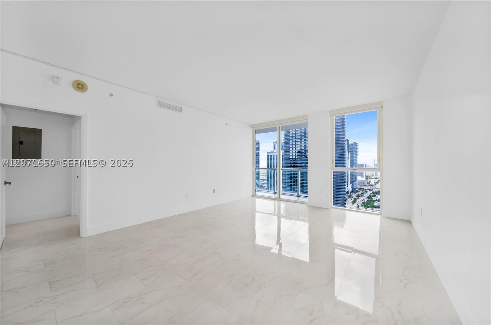 244 Biscayne Blvd #3704, Miami FL 33132