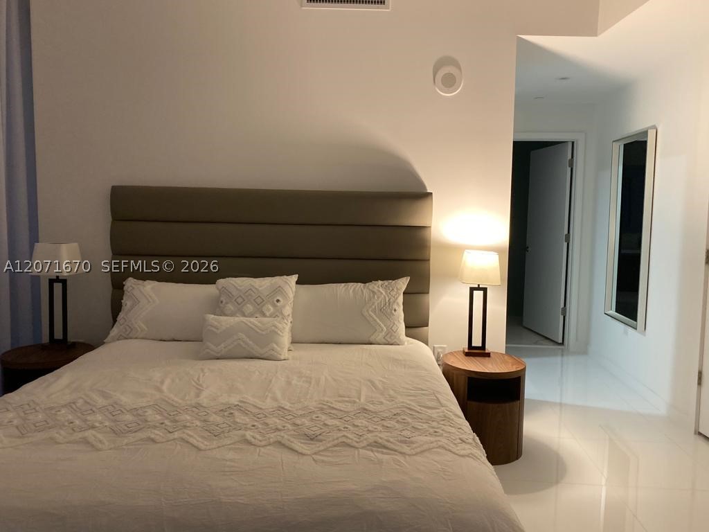 851 NE 1st Ave #2501, Miami FL 33132