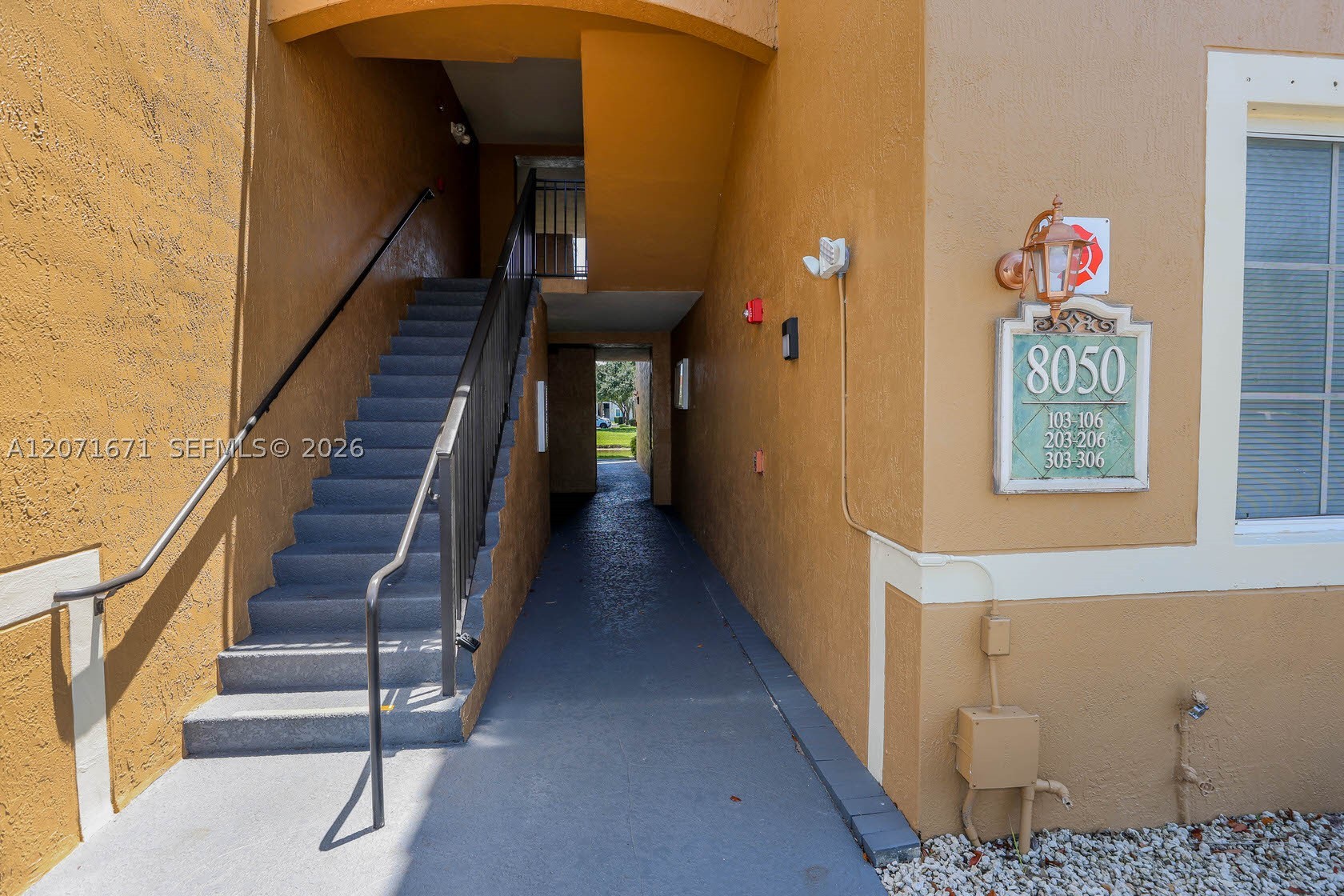 8050 N Nob Hill Rd #106, Tamarac FL 33321