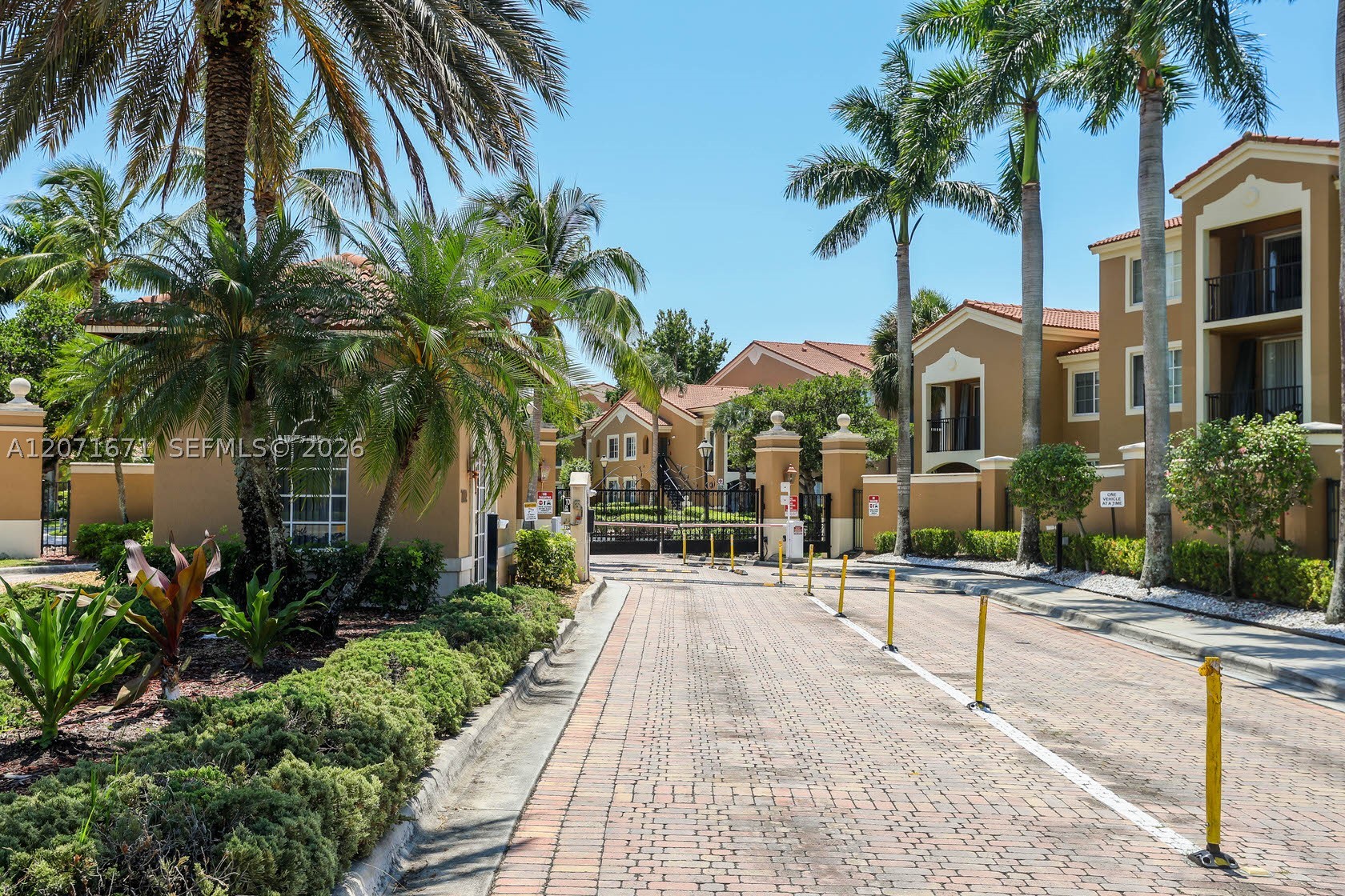 8050 N Nob Hill Rd #106, Tamarac FL 33321