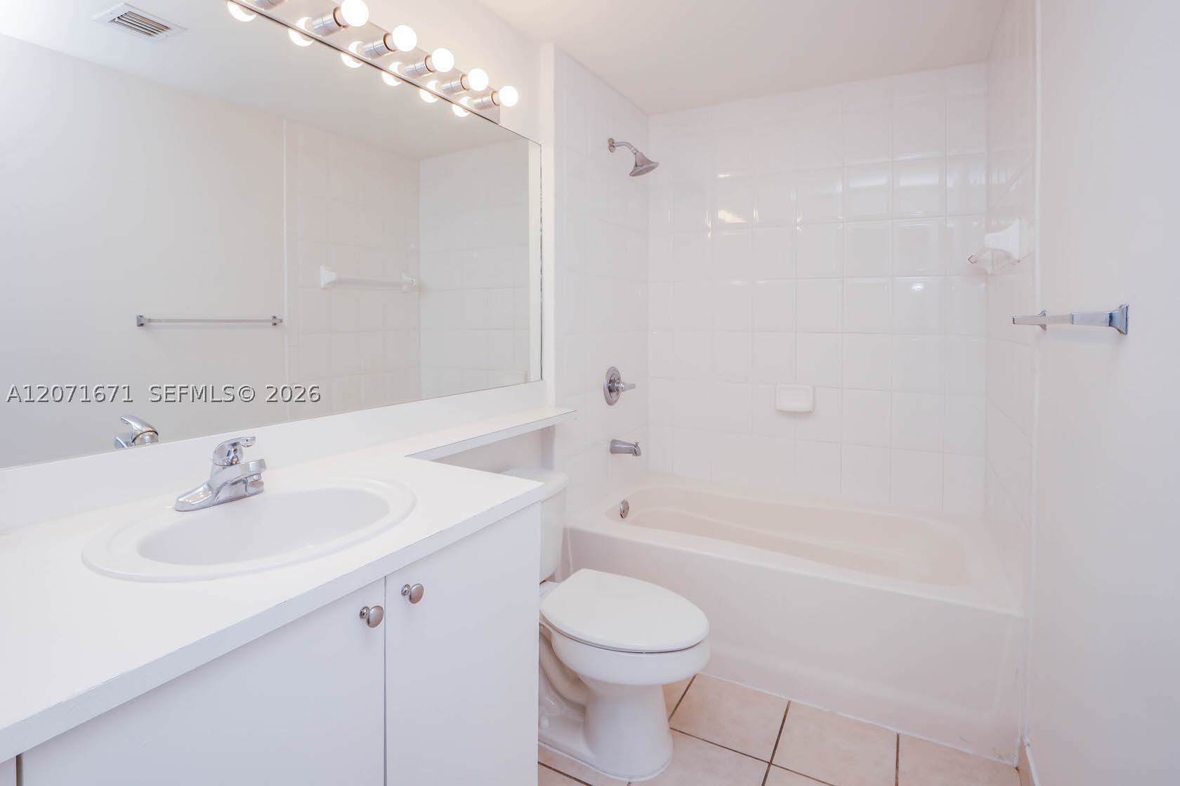 8050 N Nob Hill Rd #106, Tamarac FL 33321