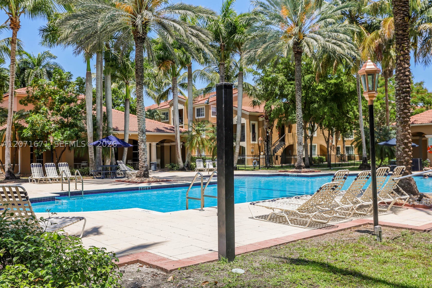 8050 N Nob Hill Rd #106, Tamarac FL 33321