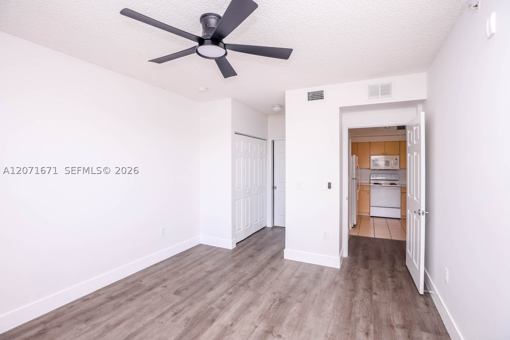 8050 N Nob Hill Rd #106, Tamarac FL 33321