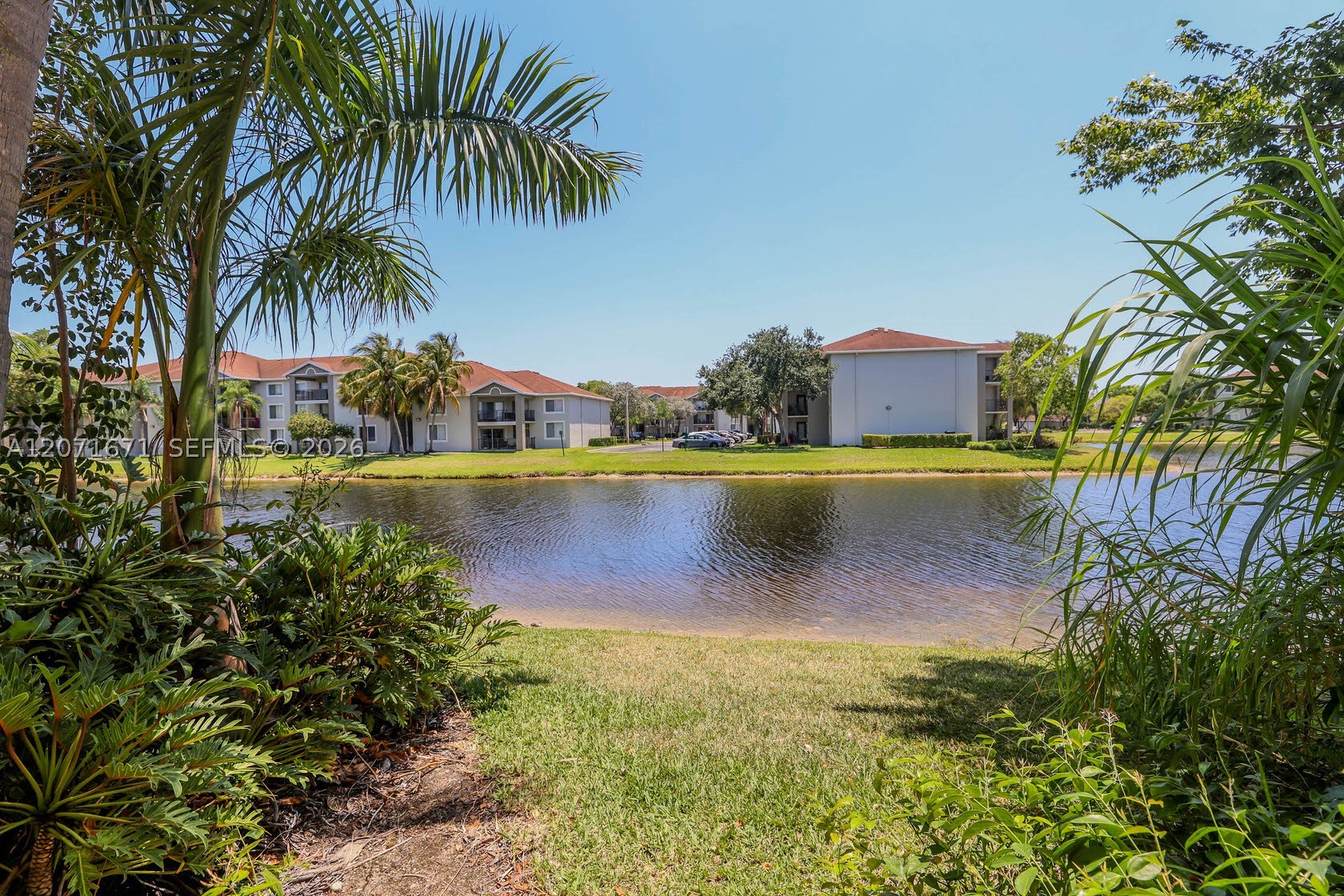 8050 N Nob Hill Rd #106, Tamarac FL 33321