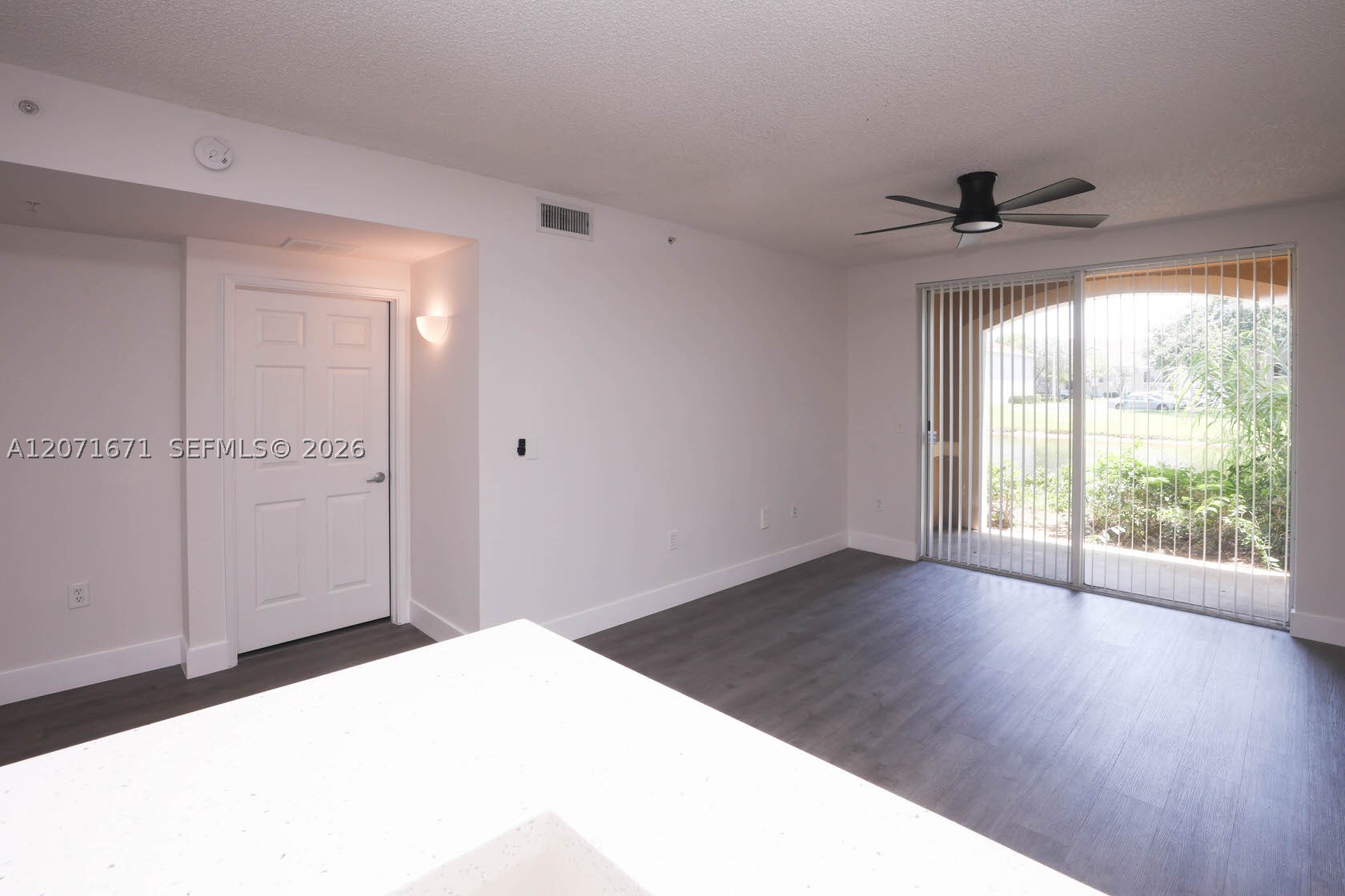 8050 N Nob Hill Rd #106, Tamarac FL 33321