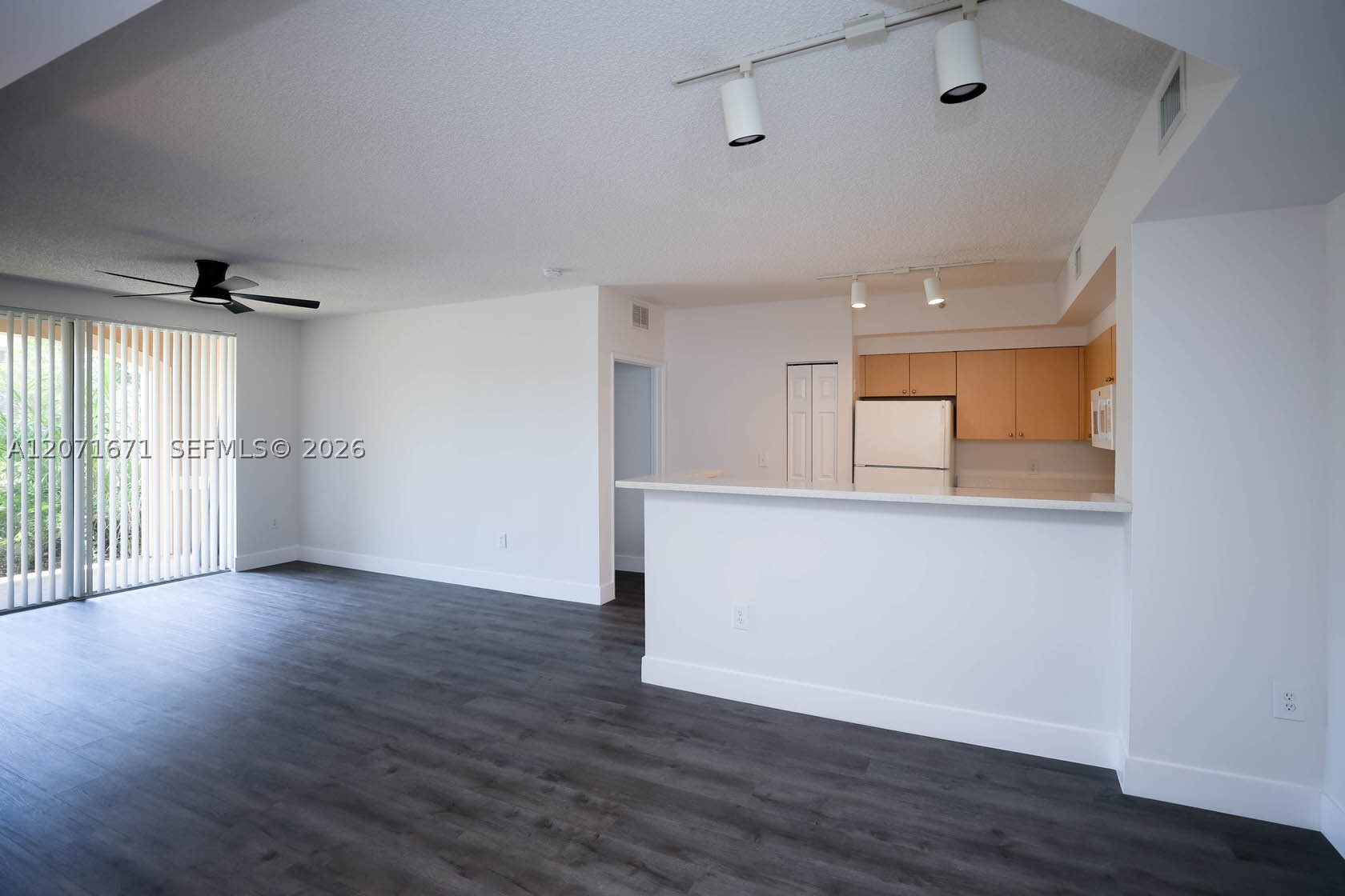 8050 N Nob Hill Rd #106, Tamarac FL 33321