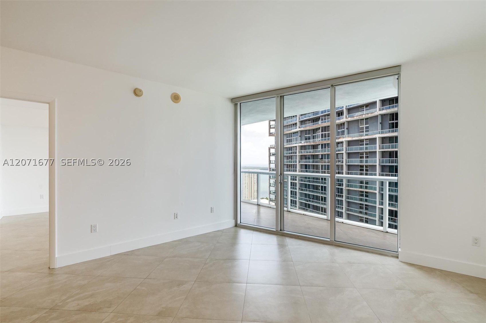 475 Brickell Ave #3811, Miami FL 33131