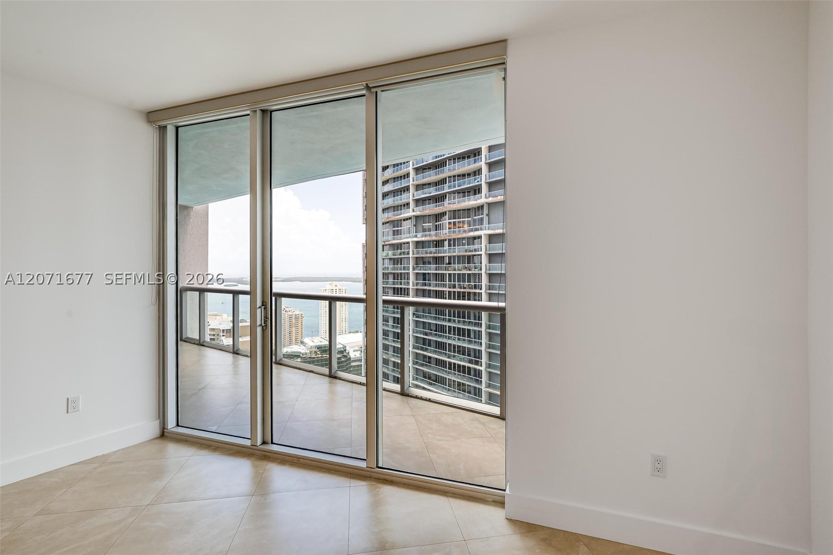 475 Brickell Ave #3811, Miami FL 33131