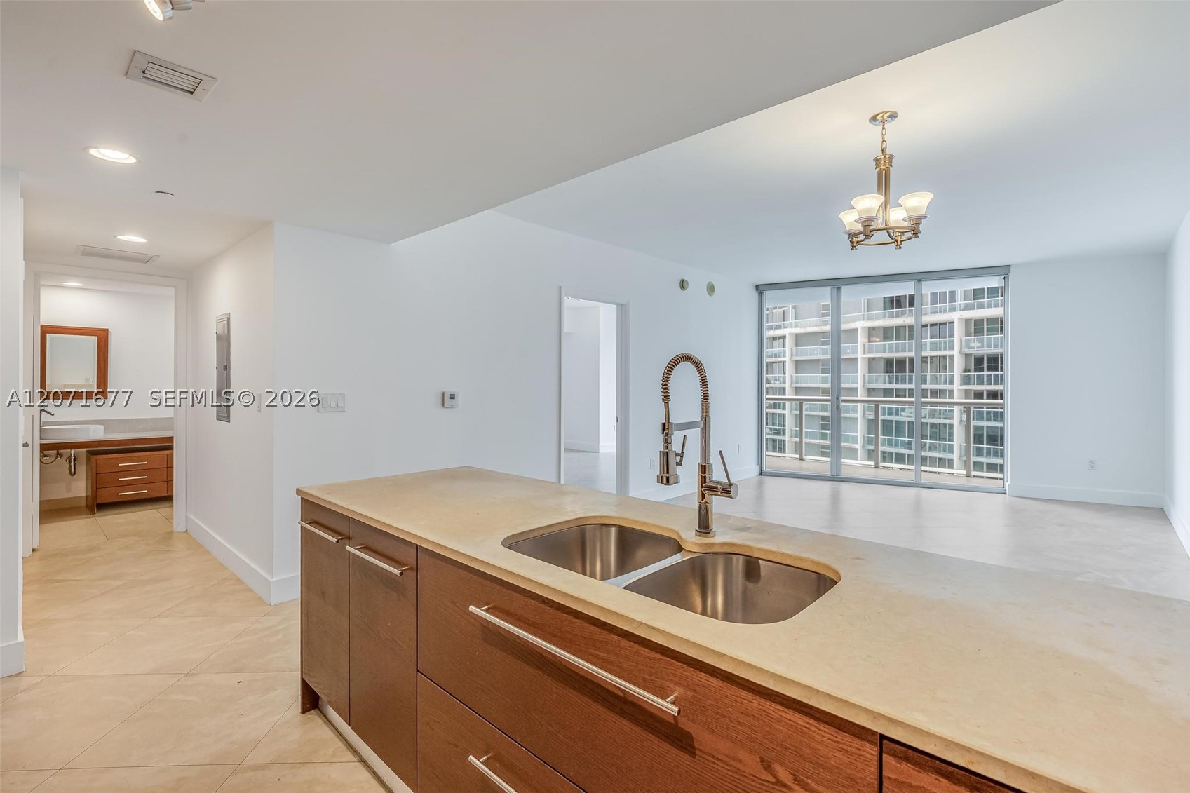 475 Brickell Ave #3811, Miami FL 33131