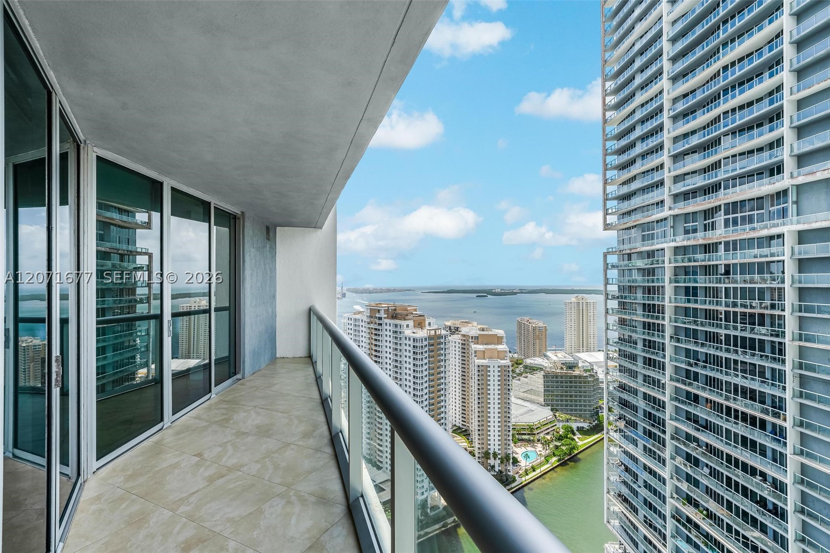 475 Brickell Ave #3811, Miami FL 33131