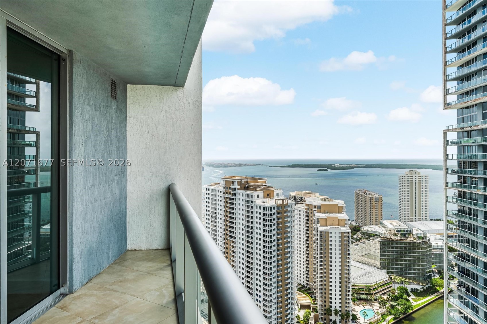 475 Brickell Ave #3811, Miami FL 33131