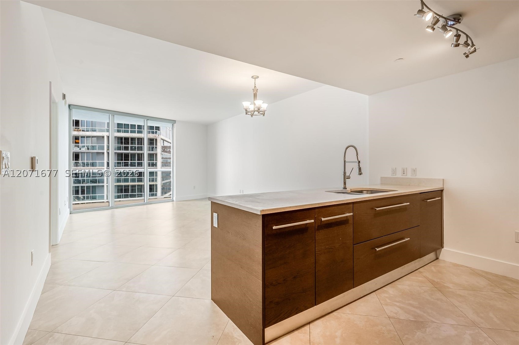 475 Brickell Ave #3811, Miami FL 33131