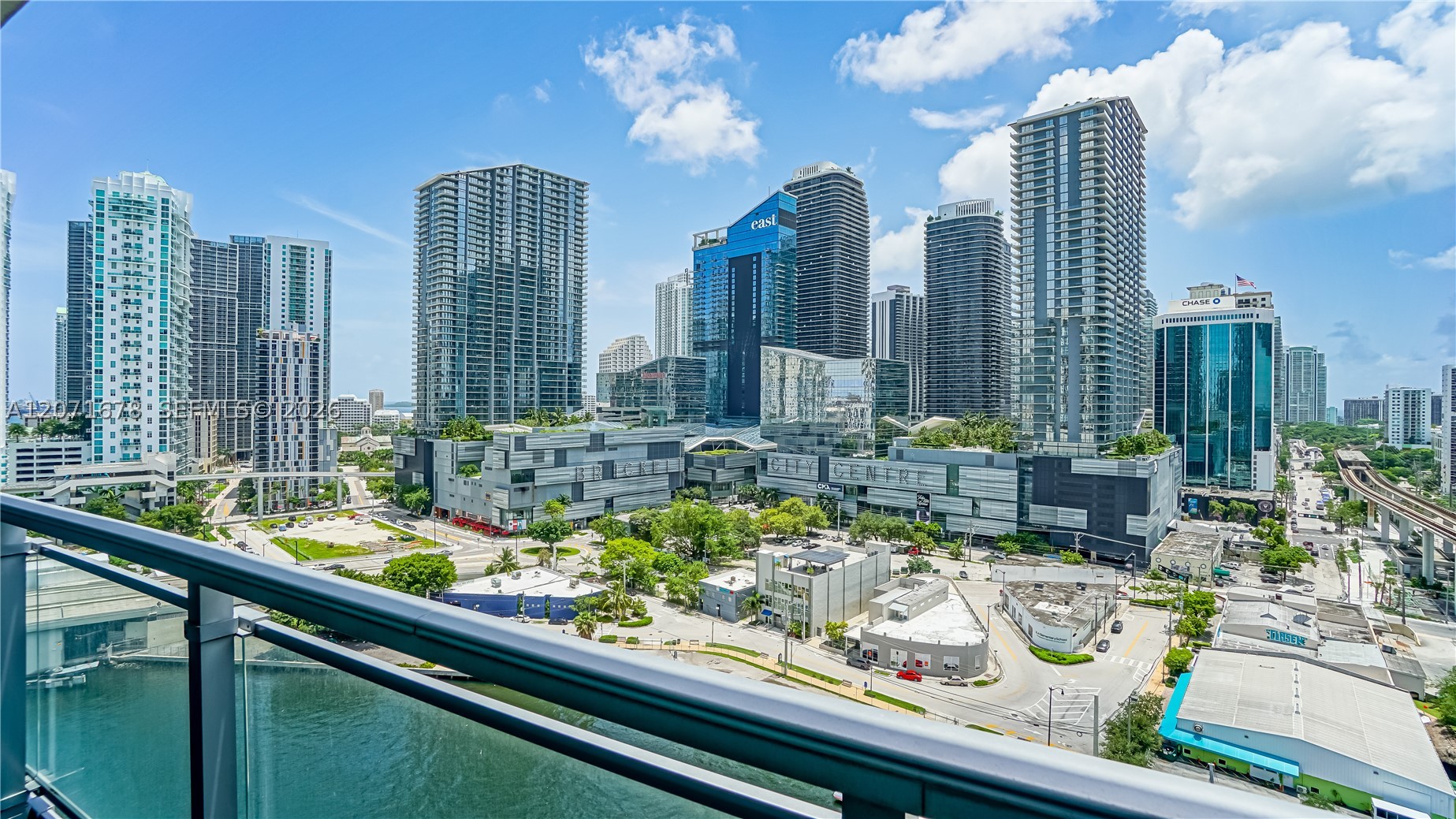 92 SW 3rd St #1803, Miami FL 33130