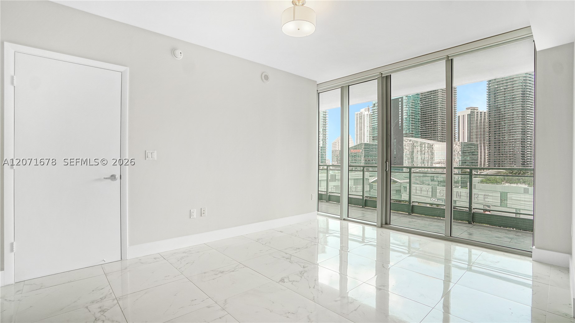 92 SW 3rd St #1803, Miami FL 33130