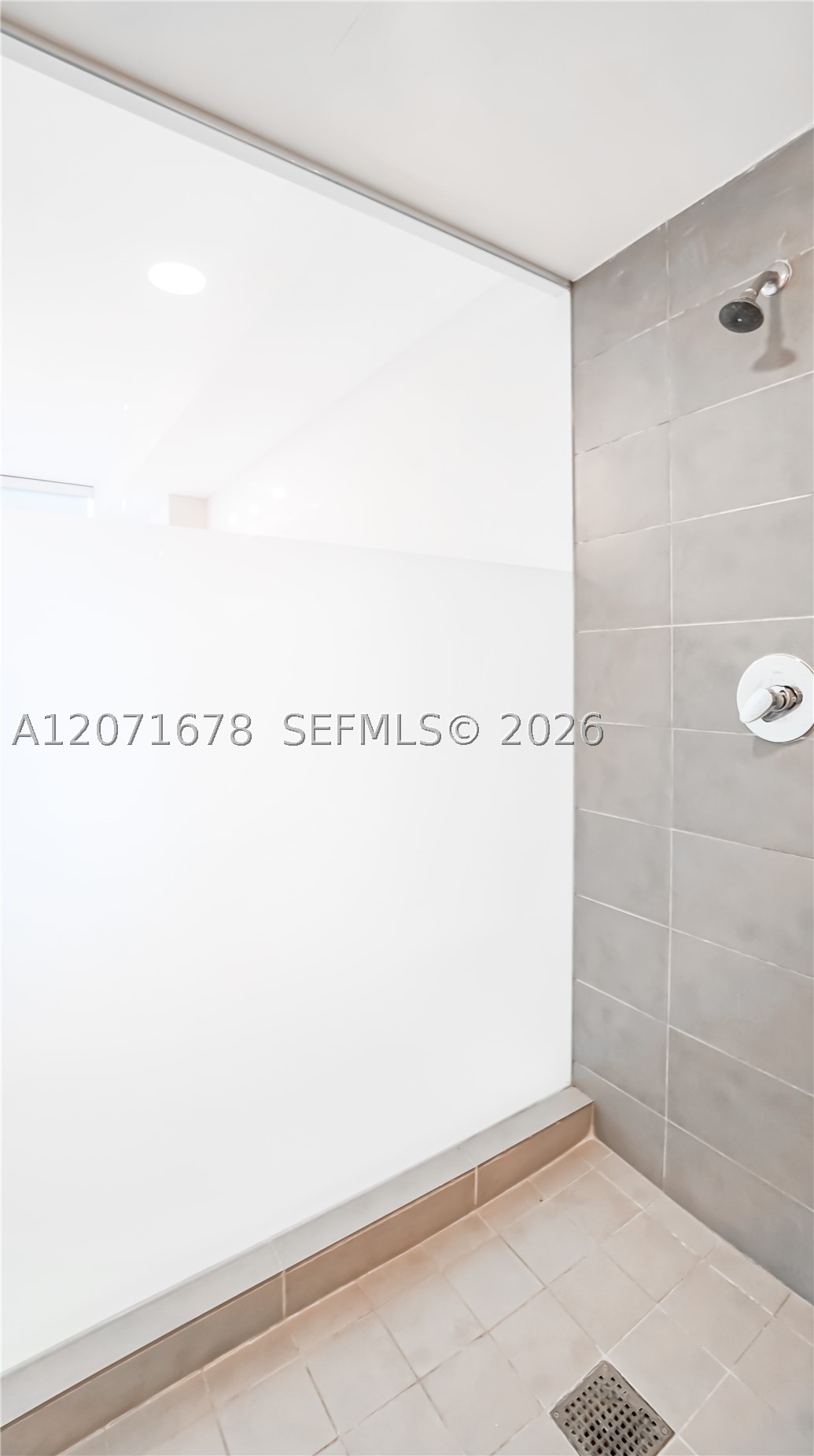 92 SW 3rd St #1803, Miami FL 33130