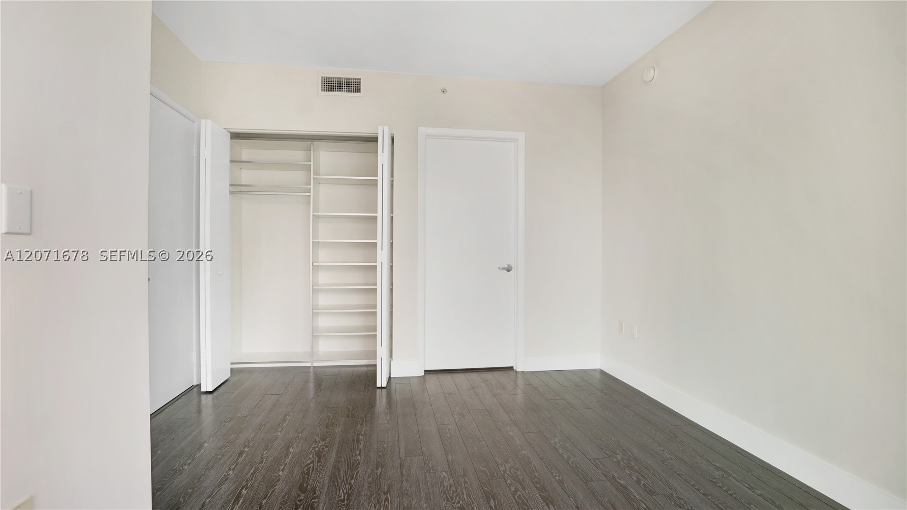 92 SW 3rd St #1803, Miami FL 33130