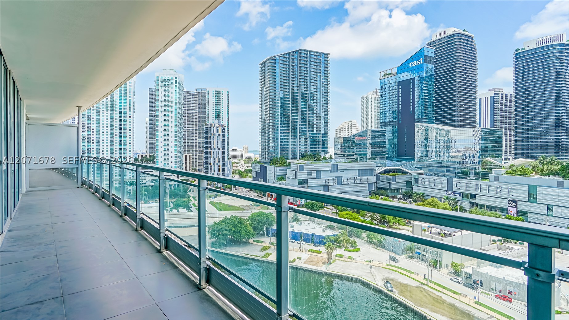 92 SW 3rd St #1803, Miami FL 33130